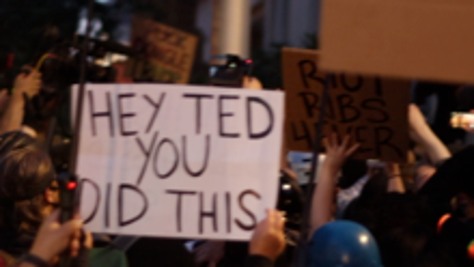 e6b3c40a-220px-George_Floyd_police_brutality_protests_-_Portland_Oregon_-_July_22_-_tedder_-_Ted_Wheeler_sign_-_HEY_TED_YOU_DID_THIS