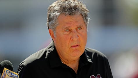 Bulldogs head coach Mike Leach makes a pitch for a new Mississippi State athletic director. (Photo by Justin Ford/Getty Images)