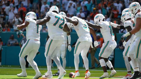 NFL: SEP 24 Broncos at Dolphins