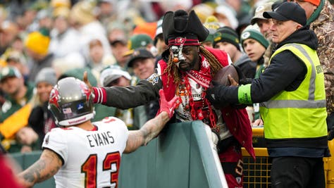 Tampa Bay Buccaneers v Green Bay Packers