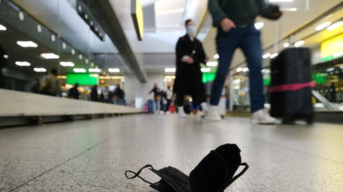 Florida Judge Overturns CDC's Travel Mask Mandate