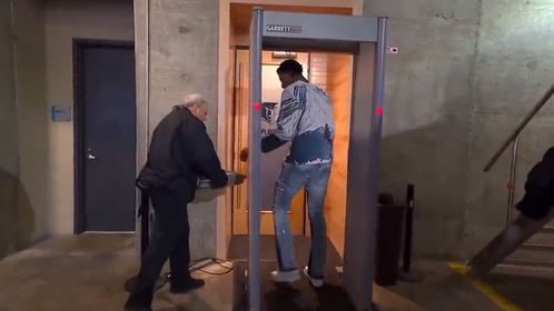 jaren-jackson-jr-metal-detector-grizzlies