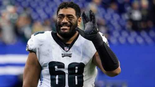 jordan-mailata-singing-vocal-christmas-party-eagles