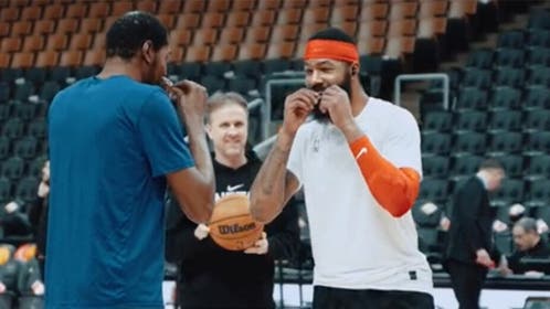 markieff-morris-kevin-durant-handshake