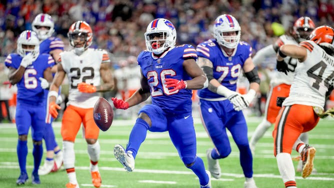 Buffalo Bills RB Devin Singletary scores a TD against the Cleveland Browns at Ford Field in Detroit, Michigan.