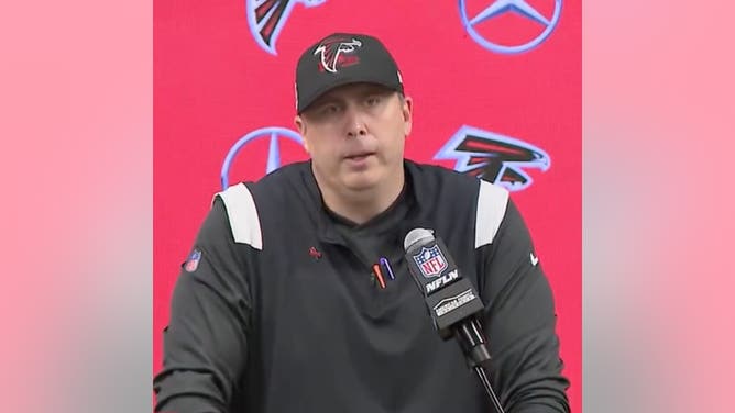 Falcons head coach Arthur Smith takes a shot at the media after losing to the Saints. (Credit: Screenshot/Twitter Video https://twitter.com/thekellyprice/status/1569064302673371138)
