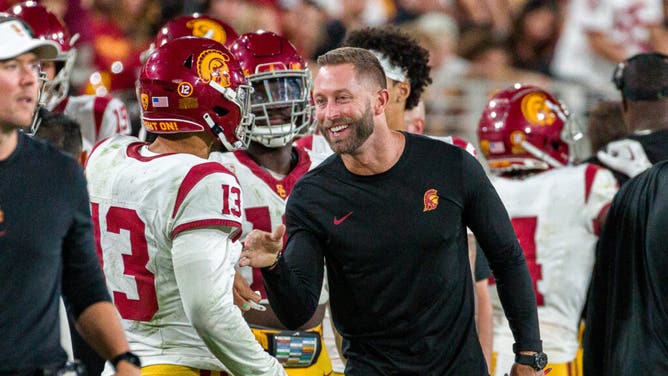 Kliff Kingsbury Interviews With Chicago Bears, Further Fueling Caleb ...