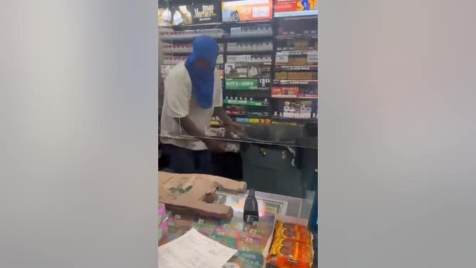 7-Eleven Thief Stopped With Giant Stick