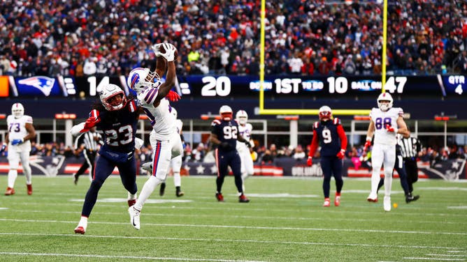 Buffalo Bills WR Isaiah McKenzie makes the catch during the 4th quarter of the game against the New England Patriots at Gillette Stadium in Foxborough, Massachusetts.