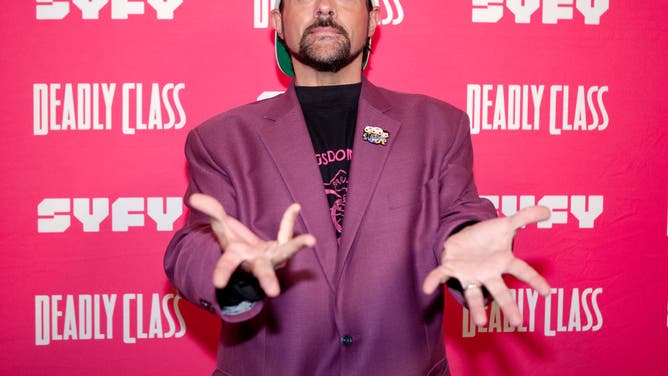 Kevin Smith attends a Hollywood premiere.