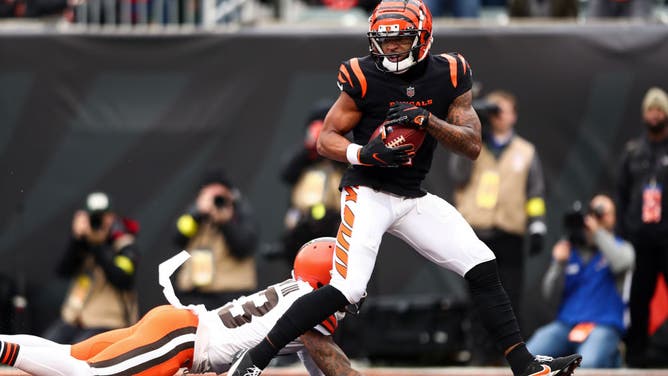 Bengals Ja'Marr Chase Hilariously Rejects Browns Attempt To Help Him Up ...