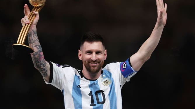 Lionel Messi Signs Jersey For Fan While Sitting In Traffic