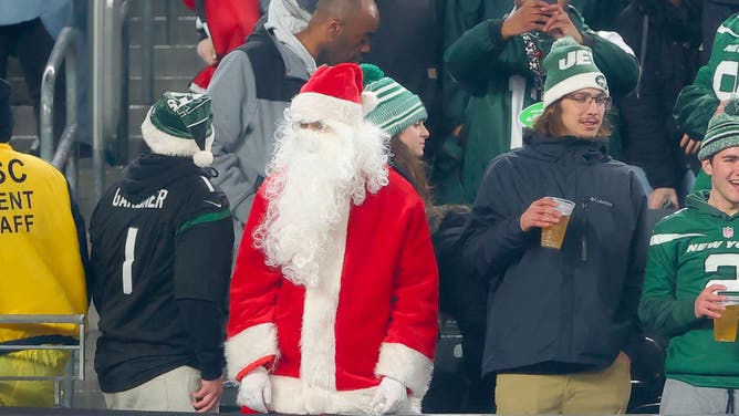 New York Jets players gave their opinion on whether or not it's OK to start playing Christmas music prior to Thanksgiving.