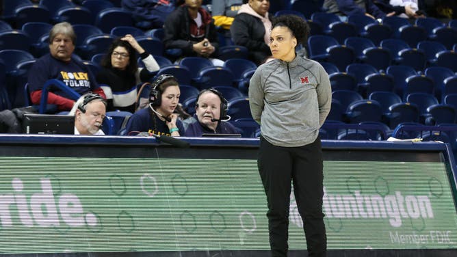 Miami Of Ohio WBB Coach DeUnna Hendrix Resigns Amid Investigation Into Relationship With Player