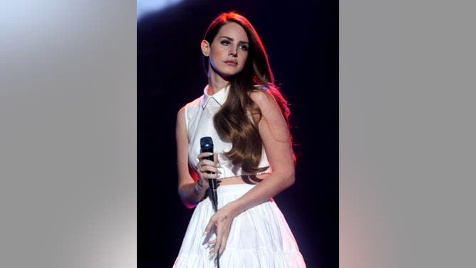 Lana Del Rey shuts down influencer's witchcraft accusations - Los Angeles  Times