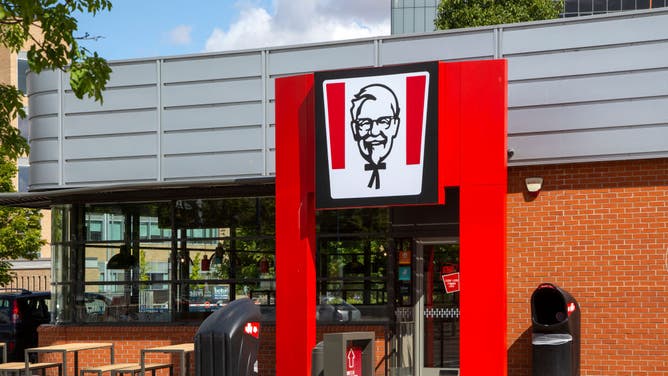 KFC Kentucky Fried Chicken fast food restaurant drive thru, Colonel Sanders, Cardinal Park, Ipswich, Suffolk, England, UK