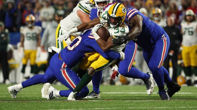 Green Bay Packers RB Aaron Jones rushes during the 2nd quarter against the Buffalo Bills at Highmark Stadium in Orchard Park, New York.