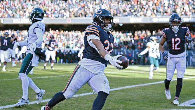 Chicago Bears RB David Montgomery scores a TD against the Philadelphia Eagles at Soldier Field in Chicago.