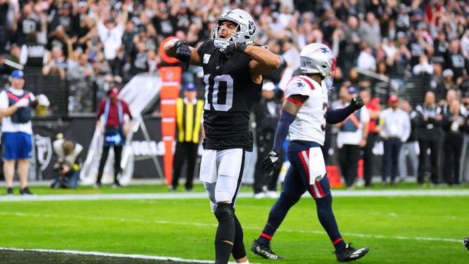 Raiders turn blocked Patriots punt into a Mack Hollins touchdown.