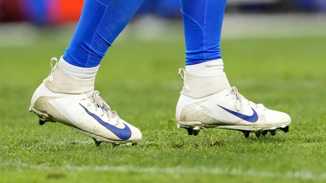 Baker Mayfield had his old Browns cleats spray painted in Rams colors for Monday Night Football.