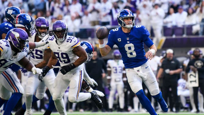 New York Giants QB Daniel Jones looks to pass the ball in the second quarter of the game against the Minnesota Vikings at U.S. Bank Stadium in Minneapolis.