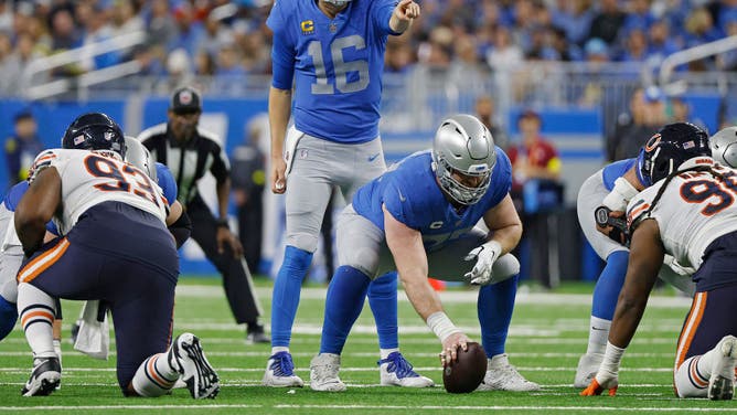 Lions QB Jared Goff calls out a play adjustment vs. the Chicago Bears at Ford Field on January 01, 2023 in Detroit.
