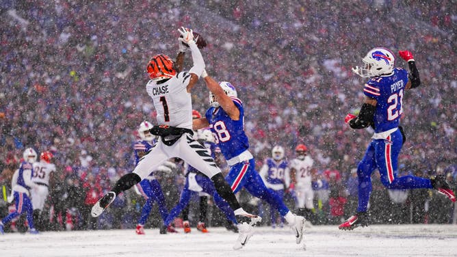 Bengals WR Ja'Marr Chase elevates for the TD catch vs. the Buffalo Bills at Highmark Stadium in Orchard Park, New York.