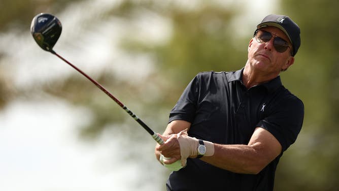 Phil Mickelson Says He's Down To His 'College Weight': Photos