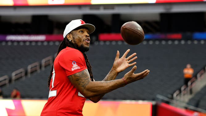 AFC running back Derrick Henry of the Tennesse Titans completes a pass during a practice session prior to an NFL Pro Bowl football game.