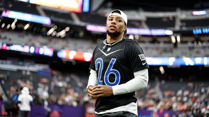 NFC running back Saquon Barkley of the New York Giants warms up prior to an NFL Pro Bowl football game at Allegiant Stadium.