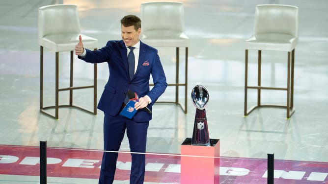 DirecTV agreed to a deal with the NFL to carry NFL RedZone again this season, but will have the Scott Hanson-led version for the first time.