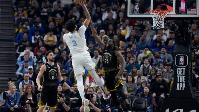 Anthony Davis shoots over Draymond Green at Chase Center in San Francisco.
