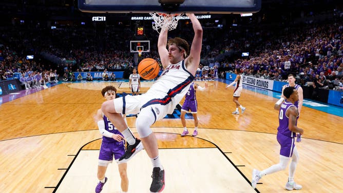 Gonzaga Bulldogs big Drew Timme dunks the ball against the Grand Canyon Antelopes in the 1st round of the NCAA Tournament at Ball Arena in Denver, Colorado.