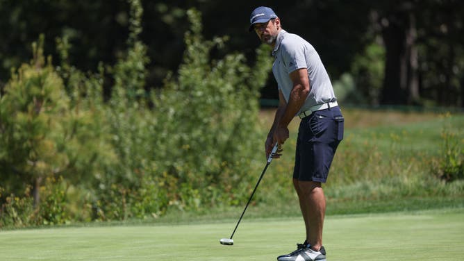 Aaron Rodgers outplayed Tony Romo at the American Century Championship, earning the best score among all NFL and former NFL players.