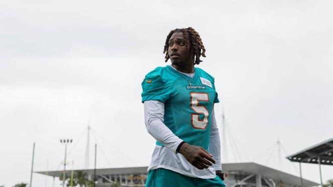 Dolphins cornerback Jalen Ramsey disagrees with Dr. David Chao about his knee injury.