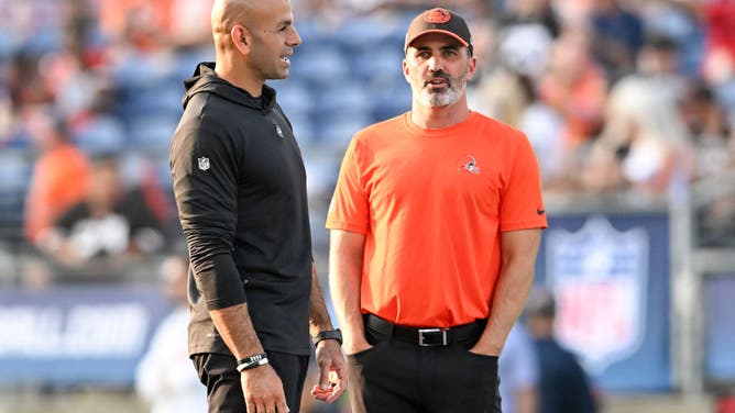 New York Jets head coach Robert Saleh talks with Cleveland Browns head coach Kevin Stefanski prior to the 2023 Pro Hall of Fame Game in Canton, Ohio.
