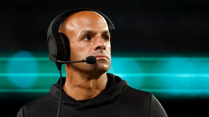 Jets coach Robert Saleh admitted the situation for Aaron Rodgers didn't look good.
