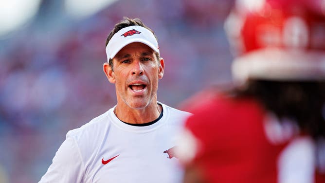 Arkansas OC Dan Enos Argued With Students Via Email After Latest Loss