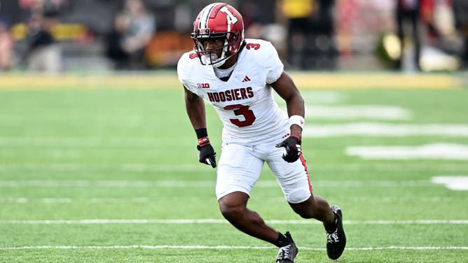 Indiana Hoosiers freshman wide receiver Omar Cooper made an absolutely insane catch against the Michigan Wolverines.