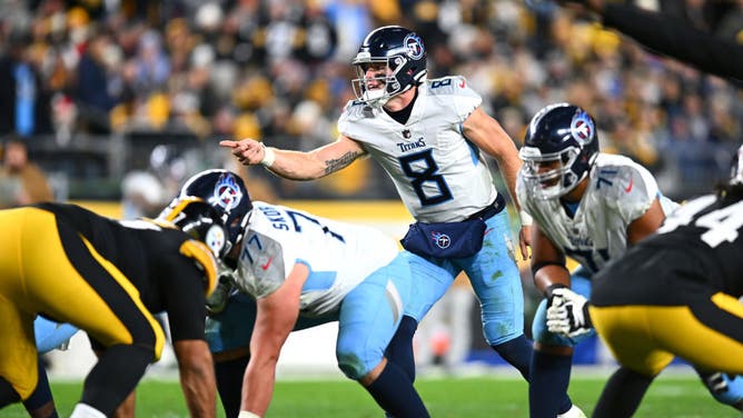 Tennessee Titans QB Will Levis makes pre-snap adjustments vs. the Steelers at Acrisure Stadium in Pittsburgh, Pennsylvania.