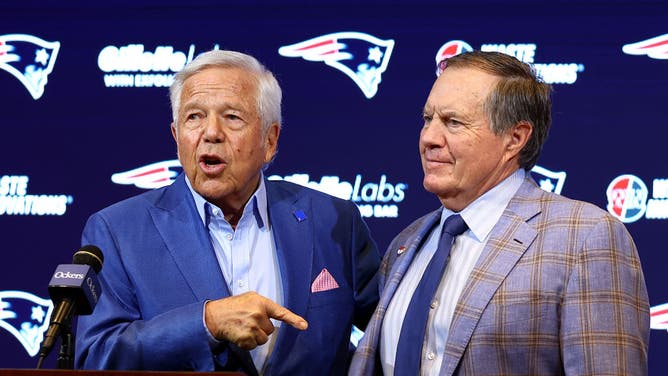 Patriots owner Robert Kraft shows deference to former coach Bill Belichick