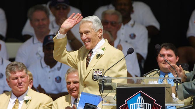 Wife Of HOF Coach Marv Levy Hopes 'Cheater' Bill Belichick Never Wins Again