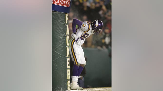 When former Vikings WR Randy Moss pretended to moon the Green Bay Packers crowd, Joe Buck called it a 