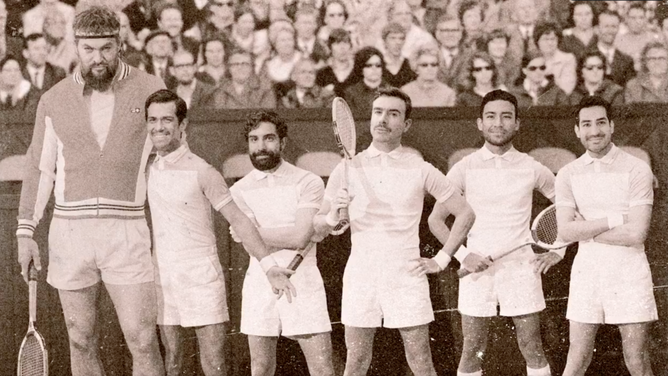 SNL Hilariously Spoofs 'Battle Of The Sexes' Tennis Match