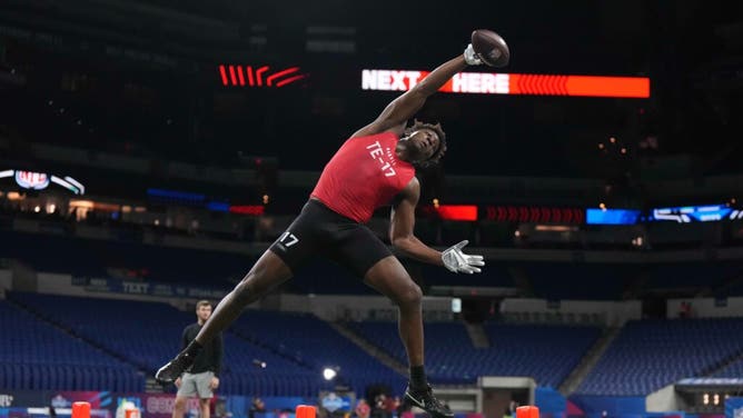 Georgia tight end Darnell Washingtoncatches the ball during the NFL Scouting Combine at Lucas Oil Stadium.
