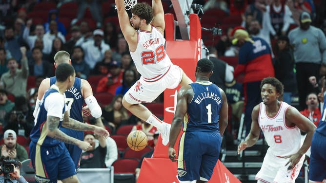 Rockets C Alperen Sengun jams it on the New Orleans Pelicans at Toyota Center in Houston, Texas. (Troy Taormina-USA TODAY Sports)