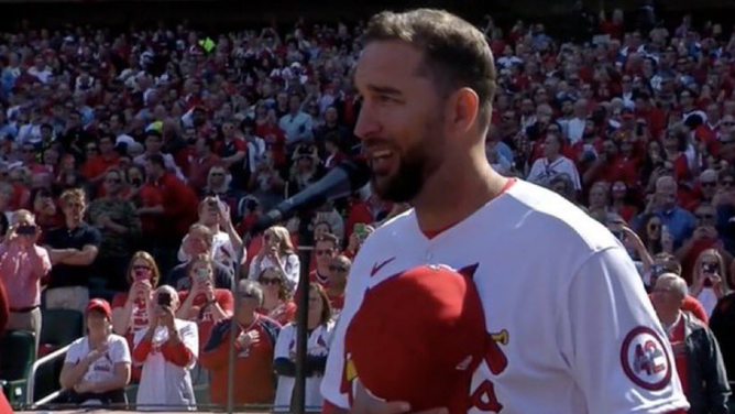 adam-wainwright-st-louis-cardinals-opening-day-national-anthem