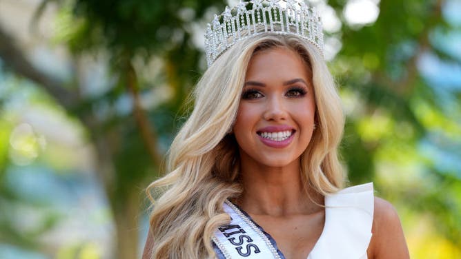 Gracie Hunt Celebrates Her Miss USA Anniversary With Bikini Throwbacks ...