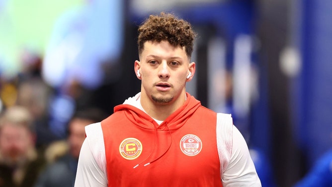 Patrick Mahomes Has A Quintessential Dad Bod