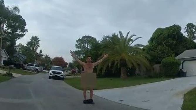Drunk Florida man exposes himself to officers